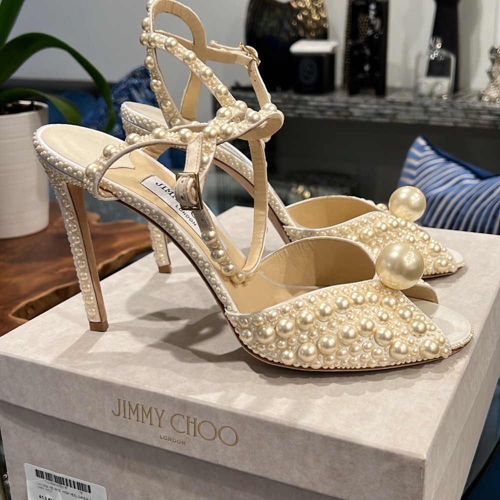Most popular bridal shoe!! Sacora 100

White Satin Sandals with All Over Pearls
